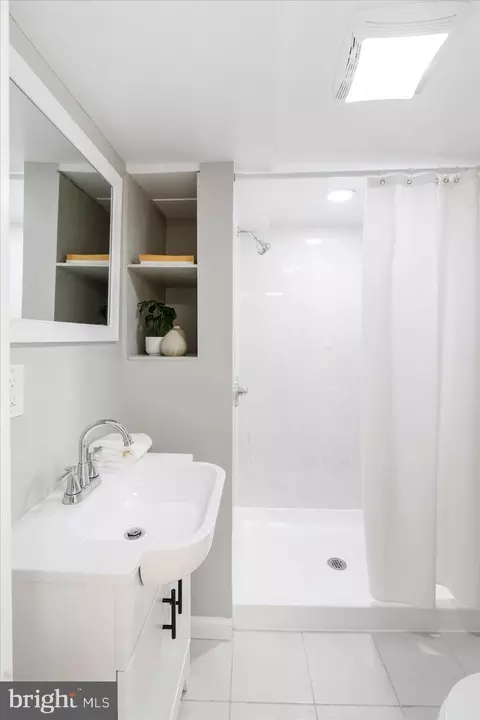 Bath - 1324 Winston Ave, Baltimore, MD 21239 photo 3 of 4
