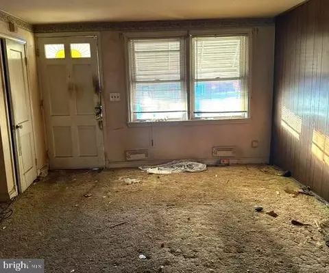 Entry Way - 4335 Greenhill Ave, Baltimore, MD 21206 photo 1 of 7