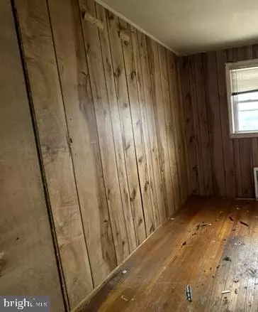 Entry Way - 4335 Greenhill Ave, Baltimore, MD 21206 photo 3 of 7