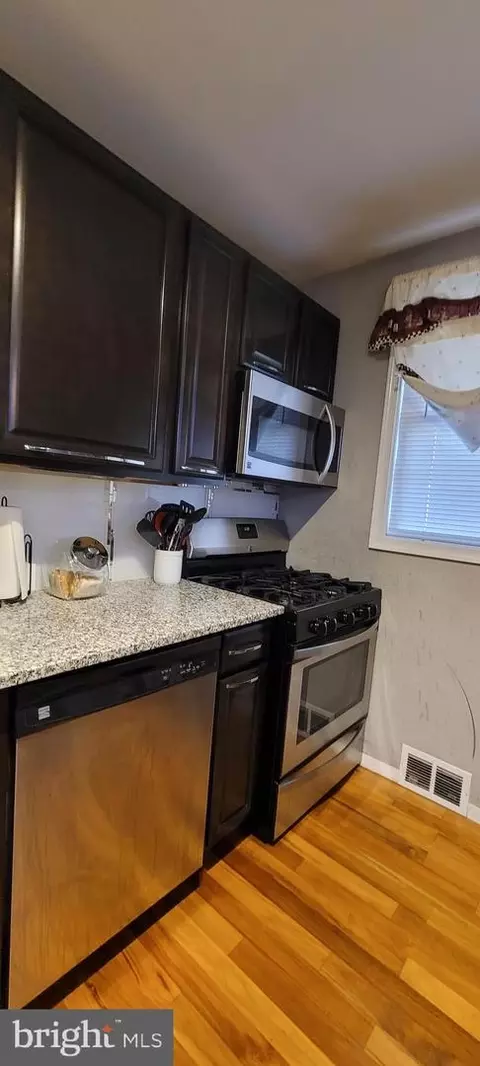 3927 Cedardale Rd, Baltimore, MD 21215 photo 5