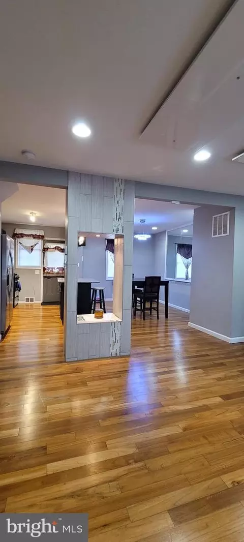 3927 Cedardale Rd, Baltimore, MD 21215 photo 10