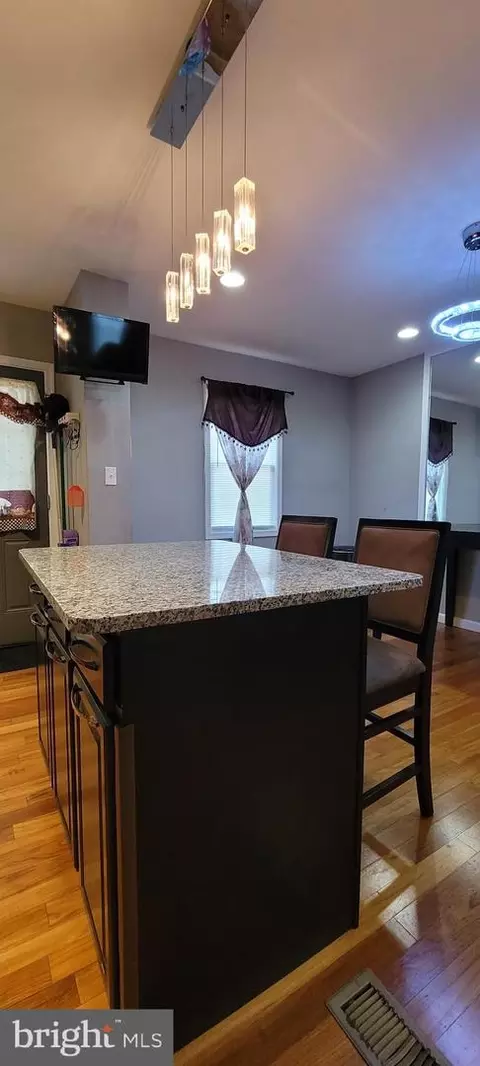 3927 Cedardale Rd, Baltimore, MD 21215 photo 8