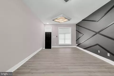 Entry Way - 2576 W Baltimore St W, Baltimore, MD 21223 photo 11 of 12