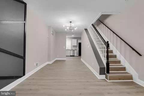 Entry Way - 2576 W Baltimore St W, Baltimore, MD 21223 photo 3 of 12