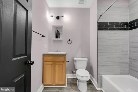 Bath - 2576 W Baltimore St W, Baltimore, MD 21223 photo 1 of 2