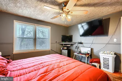 Bedroom - 5552 Whitby Rd, Baltimore, MD 21206 photo 2 of 4