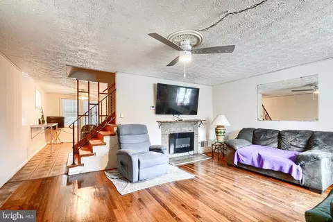 Living - 5552 Whitby Rd, Baltimore, MD 21206 photo 2 of 3