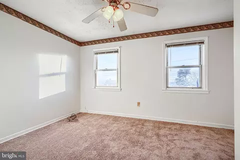 Bedroom - 6302 Brown Ave, Baltimore, MD 21224 photo 5 of 7