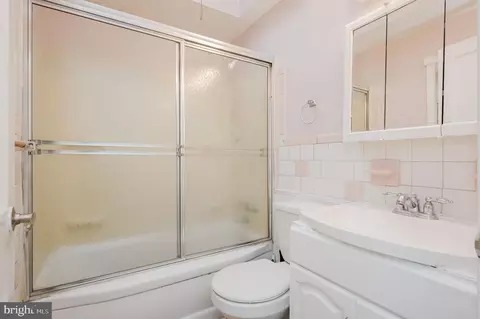 Bath - 6320 Brown Ave, Baltimore, MD 21224 photo 1 of 1