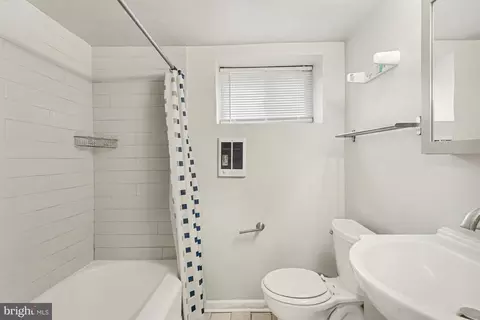 Bath - 1430 N Decker Ave, Baltimore, MD 21213 photo 2 of 2