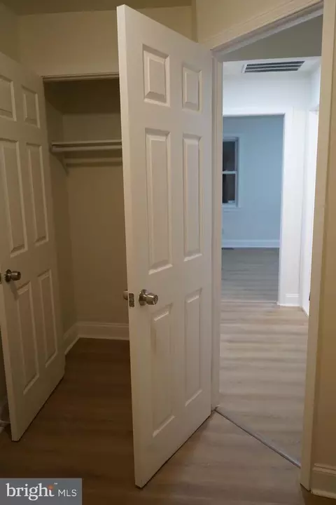 Entry Way - 40 Upmanor Rd, Baltimore, MD 21229 photo 9 of 12