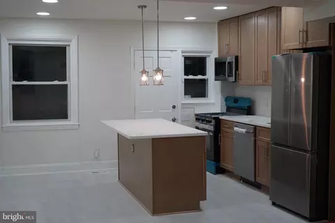 Entry Way - 40 Upmanor Rd, Baltimore, MD 21229 photo 1 of 12