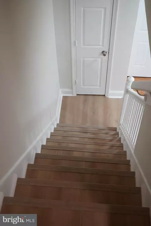 Entry Way - 40 Upmanor Rd, Baltimore, MD 21229 photo 8 of 12