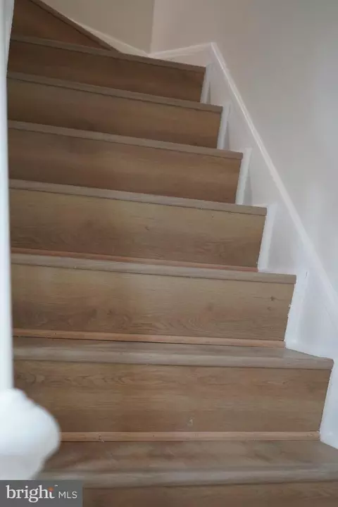 Entry Way - 40 Upmanor Rd, Baltimore, MD 21229 photo 7 of 12