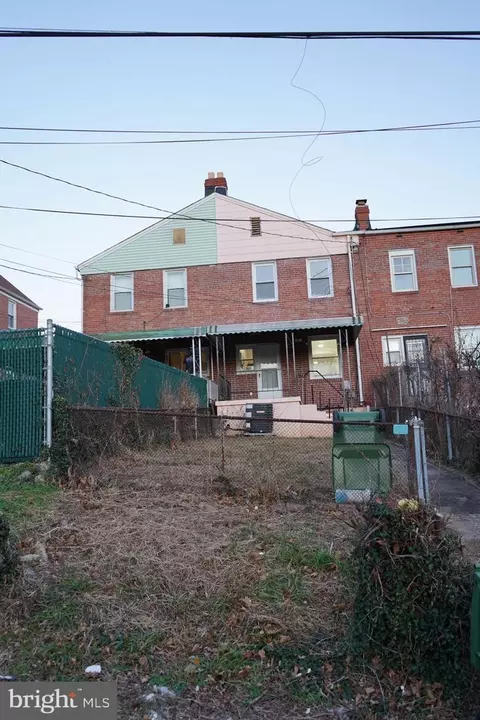 Exterior - 40 Upmanor Rd, Baltimore, MD 21229 photo 3 of 5
