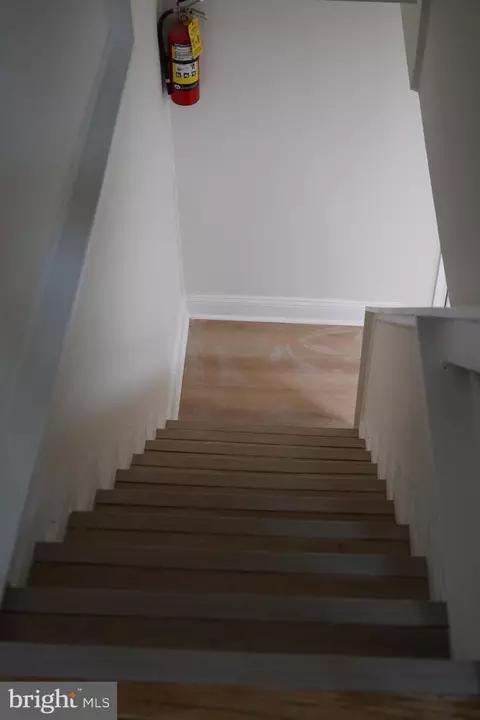 Entry Way - 40 Upmanor Rd, Baltimore, MD 21229 photo 6 of 12