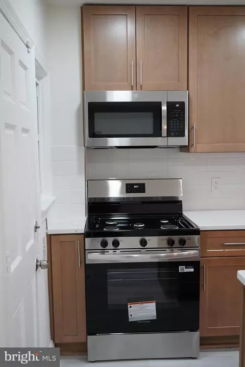 Kitchen - 40 Upmanor Rd, Baltimore, MD 21229 photo 1 of 3
