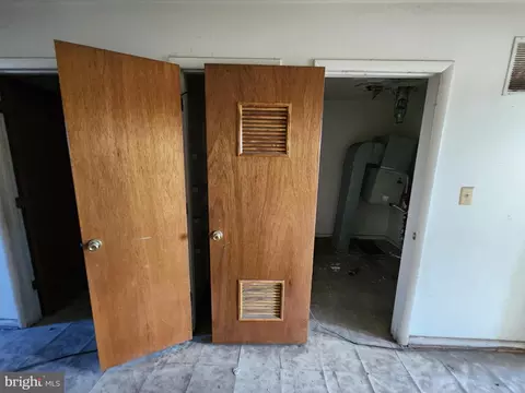 Entry Way - 902 N Stricker St, Baltimore, MD 21217 photo 8 of 8