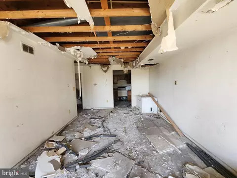 Living - 902 N Stricker St, Baltimore, MD 21217 photo 1 of 1