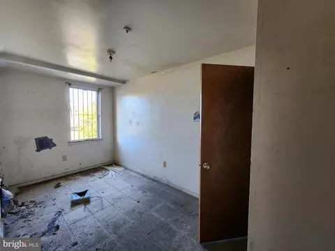 Bedroom - 902 N Stricker St, Baltimore, MD 21217 photo 2 of 3