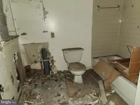 Bath - 902 N Stricker St, Baltimore, MD 21217 photo 1 of 1