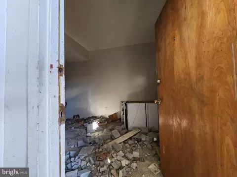 Entry Way - 902 N Stricker St, Baltimore, MD 21217 photo 1 of 8