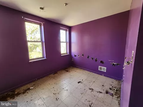 Bedroom - 933 N Mount St, Baltimore, MD 21217 photo 1 of 2