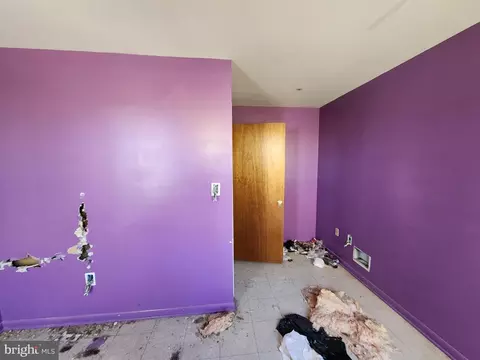 Bedroom - 933 N Mount St, Baltimore, MD 21217 photo 2 of 2