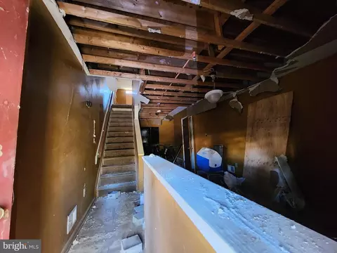 Entry Way - 933 N Mount St, Baltimore, MD 21217 photo 1 of 9
