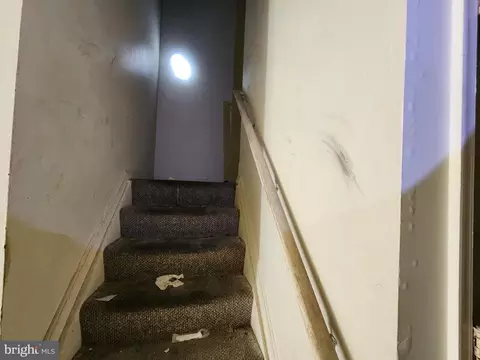 Entry Way - 1150 N Carrollton Ave, Baltimore, MD 21217 photo 3 of 5
