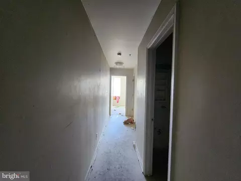 Entry Way - 1150 N Carrollton Ave, Baltimore, MD 21217 photo 5 of 5