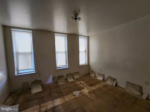 1019 N Mount St, Baltimore, MD 21217 photo 12