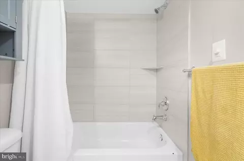 Bath - 932 S Clinton St S, Baltimore, MD 21224 photo 6 of 6