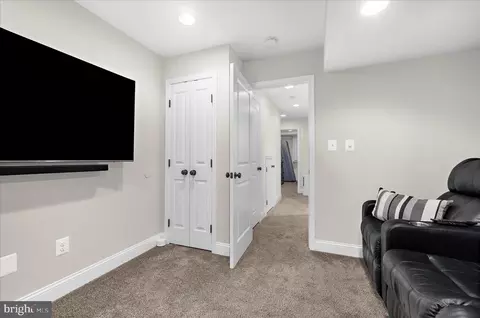 Entry Way - 932 S Clinton St S, Baltimore, MD 21224 photo 4 of 4