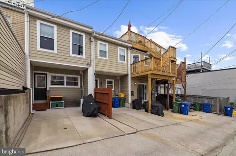 Exterior - 932 S Clinton St S, Baltimore, MD 21224 photo 5 of 6