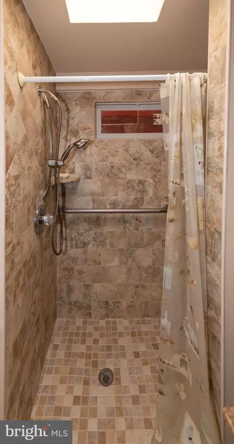 2807 W Strathmore Ave, Baltimore, MD 21209 photo 23