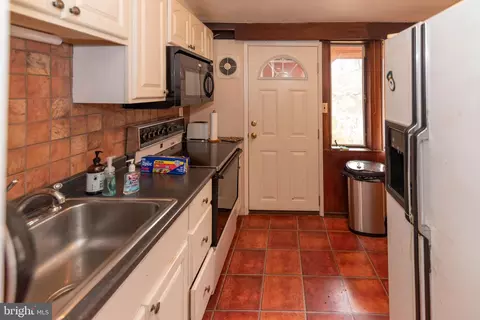 2807 W Strathmore Ave, Baltimore, MD 21209 photo 13