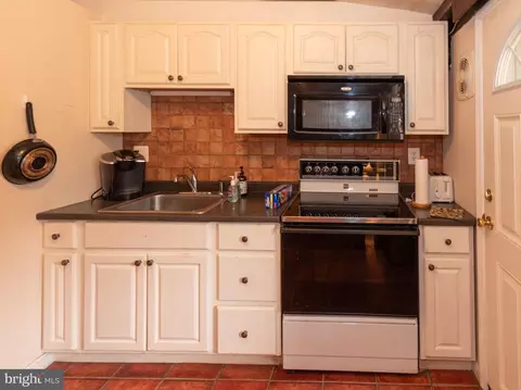 2807 W Strathmore Ave, Baltimore, MD 21209 photo 10