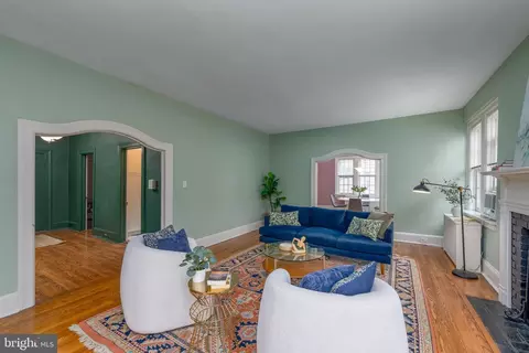 102 W 39th St #2B, Baltimore, MD 21210 photo 3