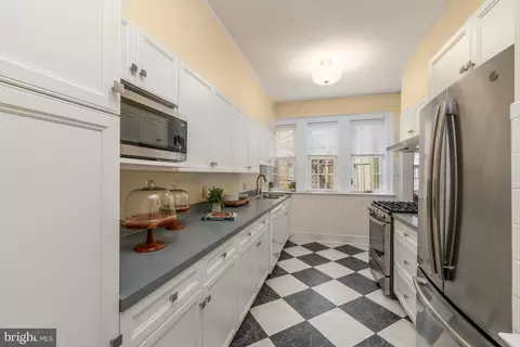102 W 39th St #2B, Baltimore, MD 21210 photo 12