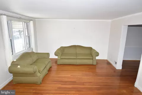 Living - 1516 Coldspring Ln, Baltimore, MD 21218 photo 3 of 3