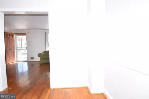 Entry Way - 1516 Coldspring Ln, Baltimore, MD 21218 photo 1 of 7