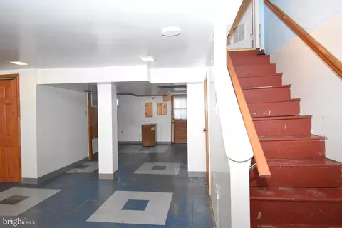 Entry Way - 1516 Coldspring Ln, Baltimore, MD 21218 photo 5 of 7