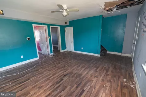 Entry Way - 1403 N Decker Ave, Baltimore, MD 21213 photo 2 of 19