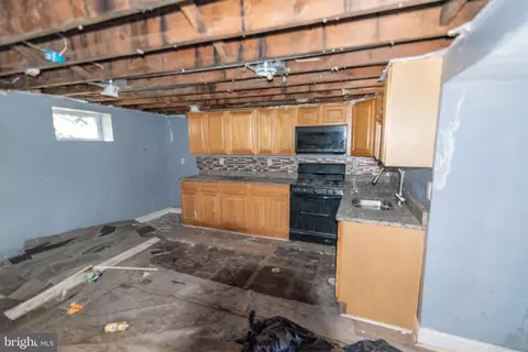 Entry Way - 1403 N Decker Ave, Baltimore, MD 21213 photo 17 of 19