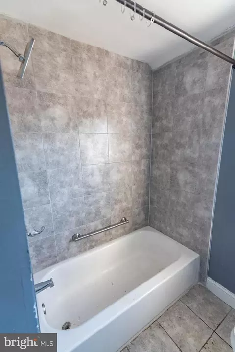 Bath - 1403 N Decker Ave, Baltimore, MD 21213 photo 4 of 6