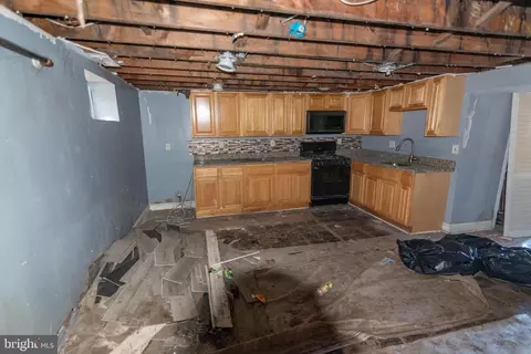 Entry Way - 1403 N Decker Ave, Baltimore, MD 21213 photo 16 of 19