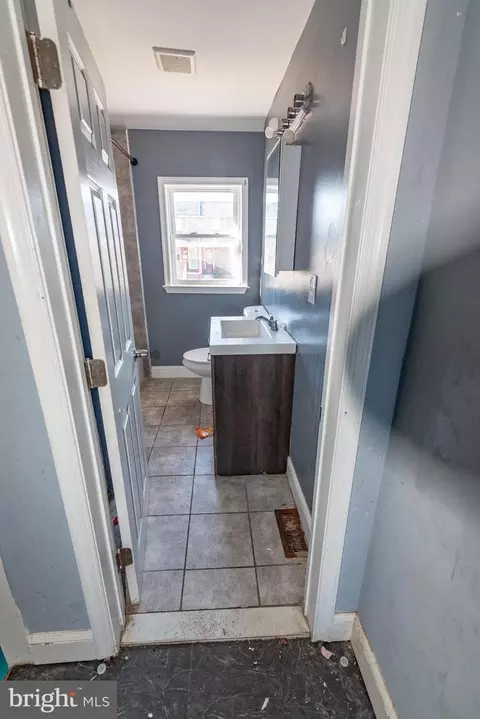 Entry Way - 1403 N Decker Ave, Baltimore, MD 21213 photo 13 of 19