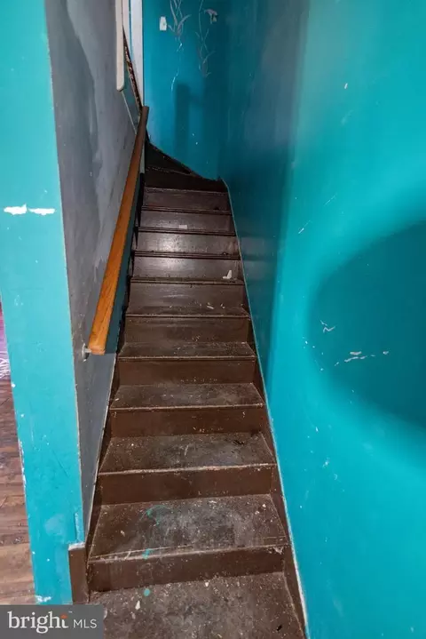 Entry Way - 1403 N Decker Ave, Baltimore, MD 21213 photo 8 of 19