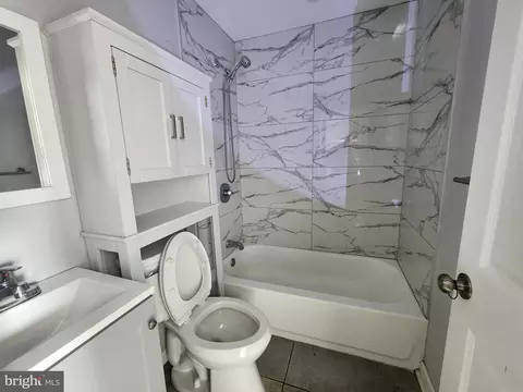 Bath - 3410 Elmora Ave, Baltimore, MD 21213 photo 2 of 3